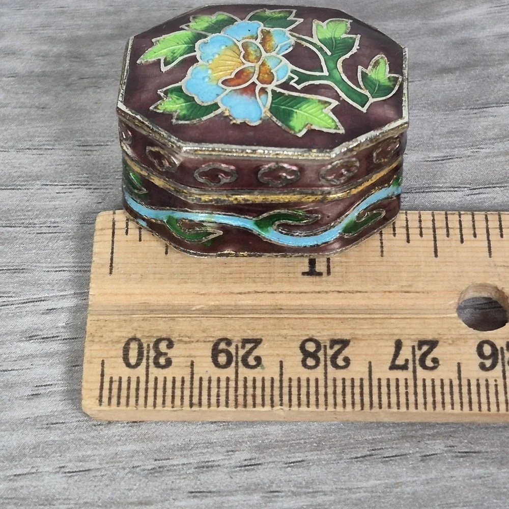 Chinese Cloisonné Enamel Mini Trinket Pill Box Hinged Red White Floral